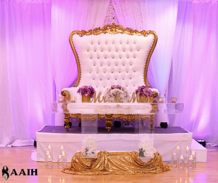 White/Gold Regal Throne Loveseat Throne Chairs