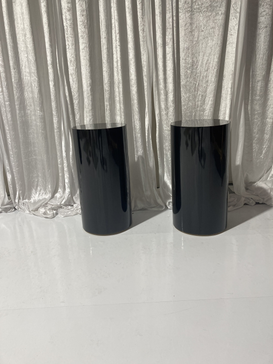 2pcs Black Cylinder Pedestals