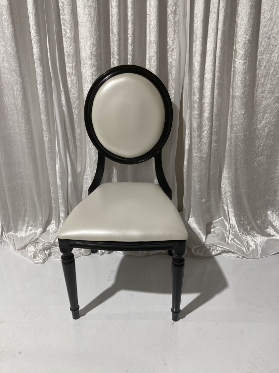 Black/White Pop Louis Chair